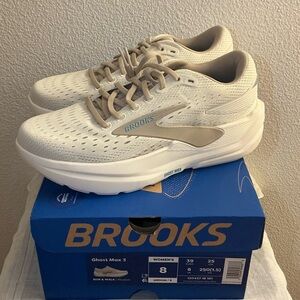 Brooks Ghost Max 3